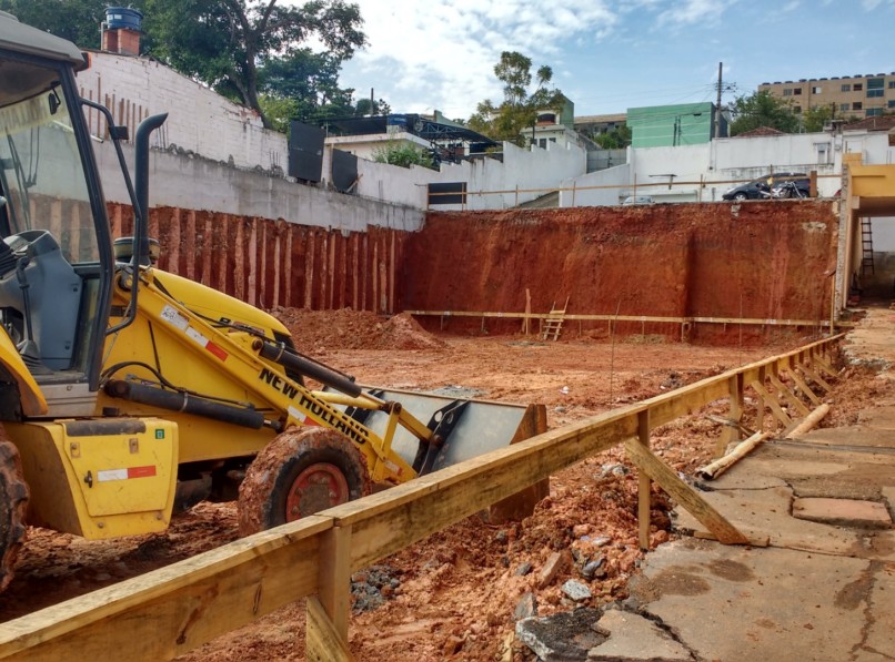 Obra: Careca Autopeças
Local: Itaquera, SP
Ano: 2018