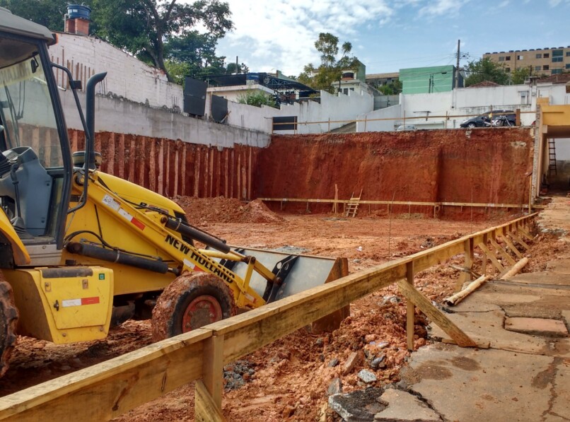 Obra: Careca Autopeças
Local: Itaquera, SP
Ano: 2018