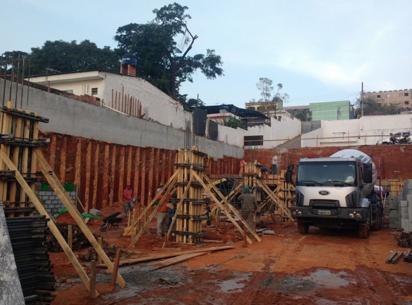 Obra: Careca Autopeças
Local: Itaquera, SP
Ano: 2018